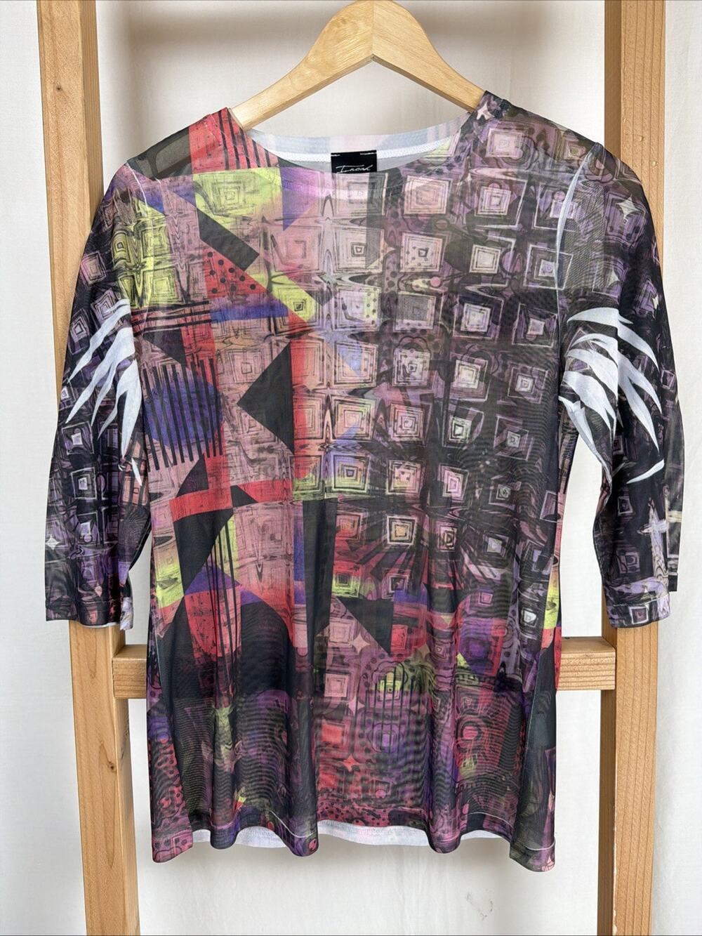 NWT Inoah Multicolored Pattern 3/4 Sleeve Round Neck Mesh Top #0868 Small USA